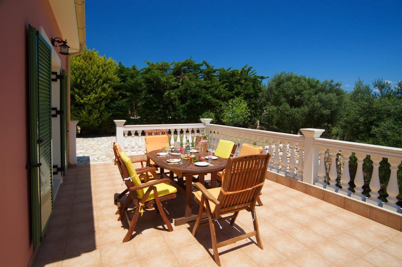 Iliachtides Villas Karavomylos Zimmer foto