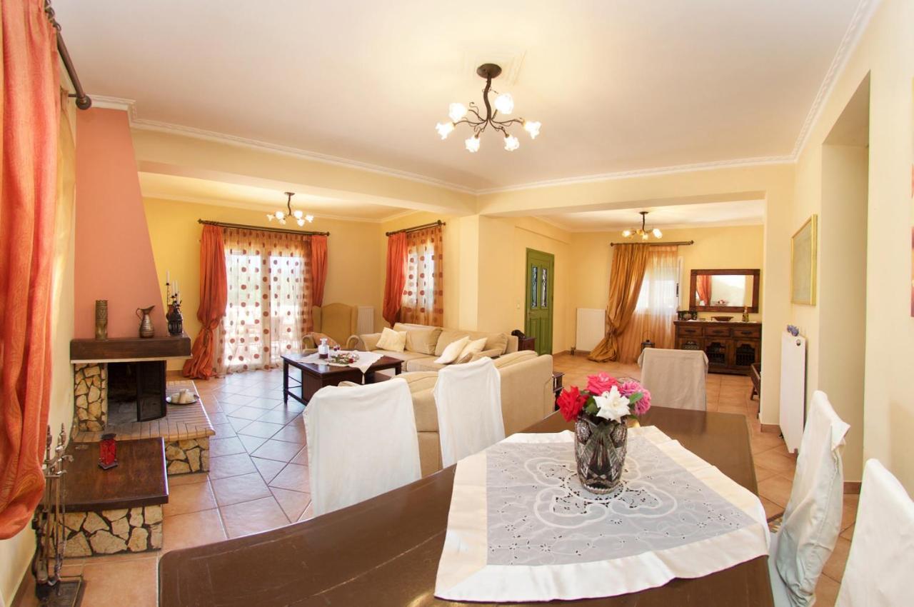 Iliachtides Villas Karavomylos Zimmer foto